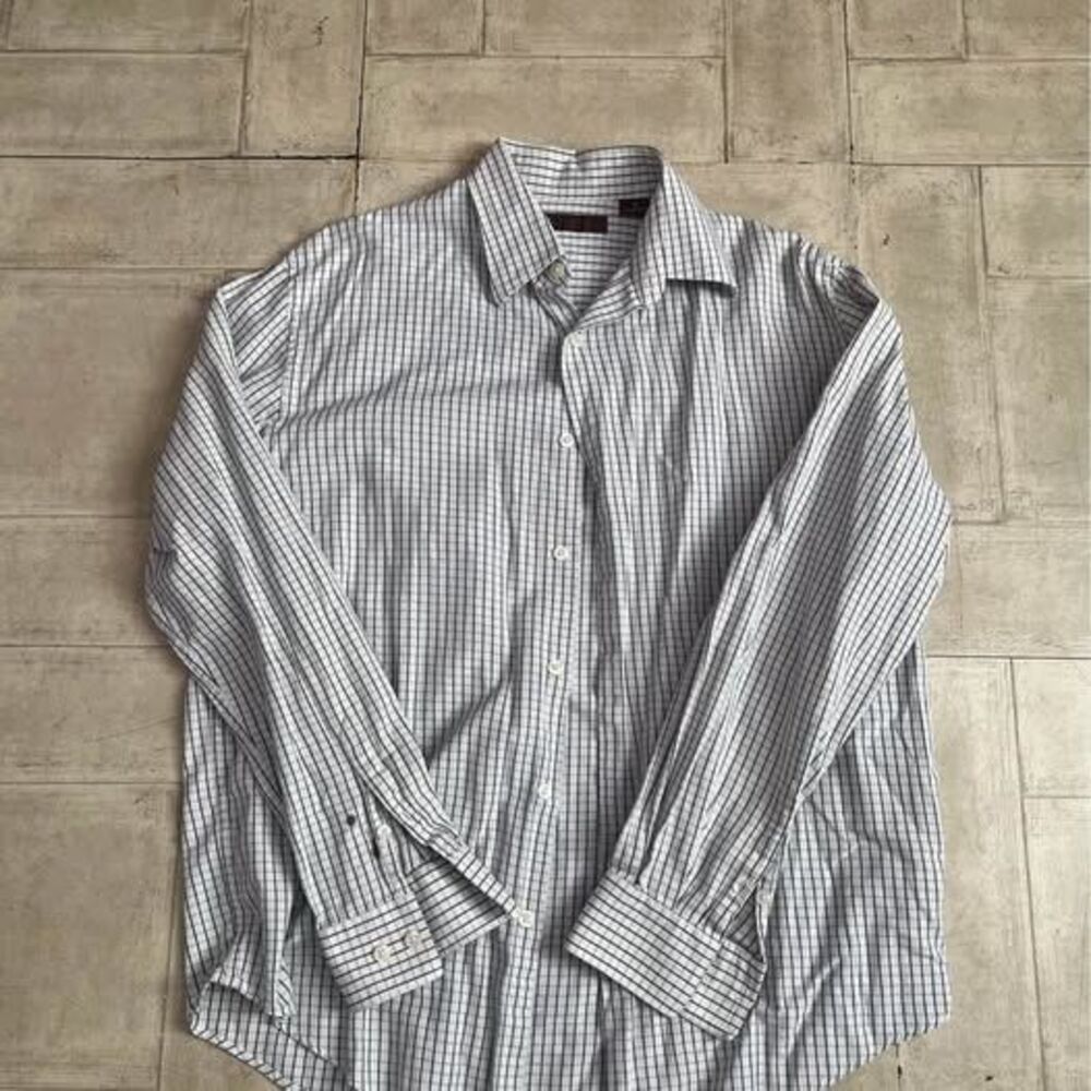 Perry Ellis patterned button down size medium